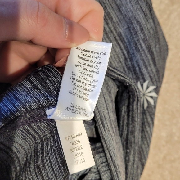 ATHLETA Grey Criss Cross Chaturanga Legging Small - Picture 10 of 11